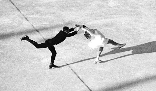 星空体育官网-花滑史话(上):女子单项突围男权包夹的艰难亮相