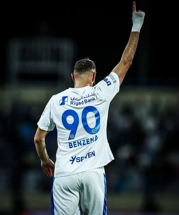 STAR SPORTS下载-首秀即戴帽!本泽马Ins:为球队感到骄傲,感谢大家的欢迎